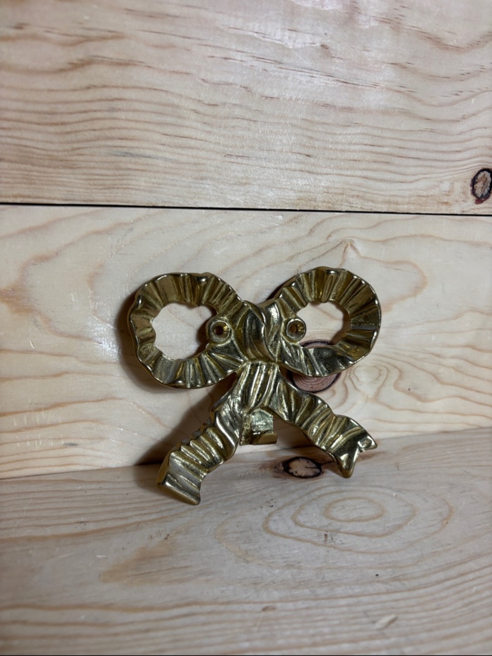 Vintage brass bow hook - Picture 2 of 5